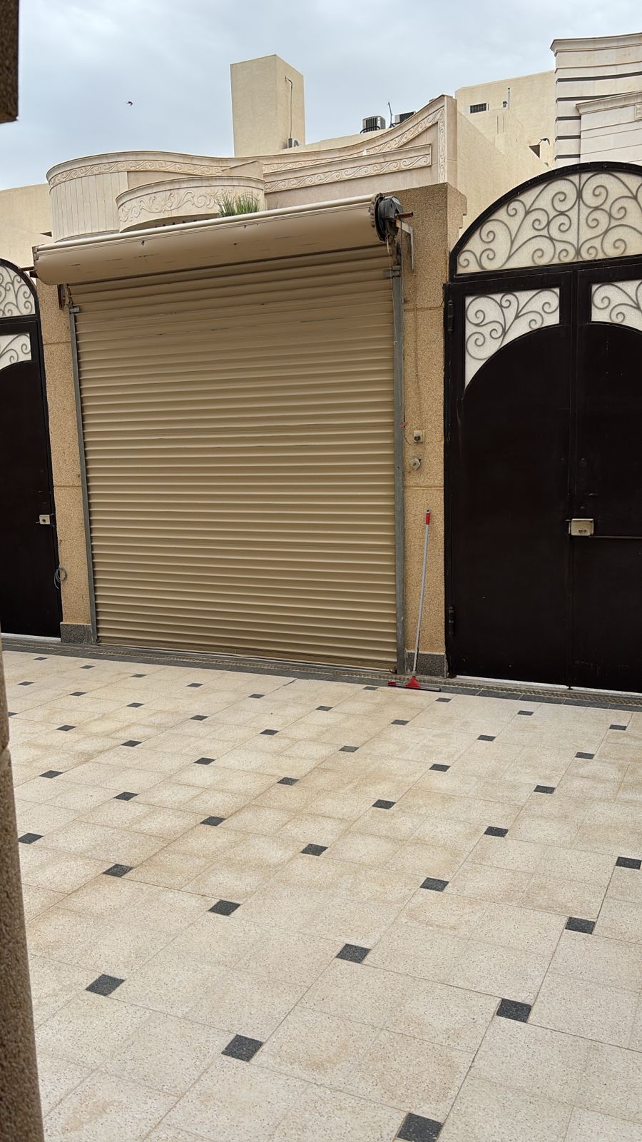 صيانة باب رول